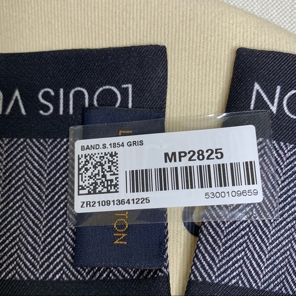 Louis Vuitton Scarf bandeau 1854 - Picture 4 of 8